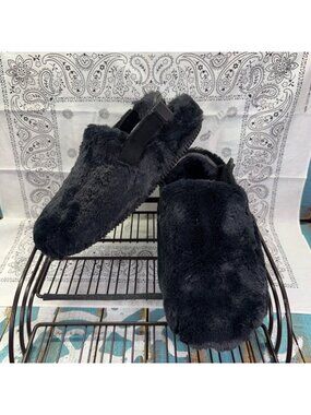 NEW Nike Calm Mule SE Black Faux Fur Slippers Closed Toe Women US 9 No Box